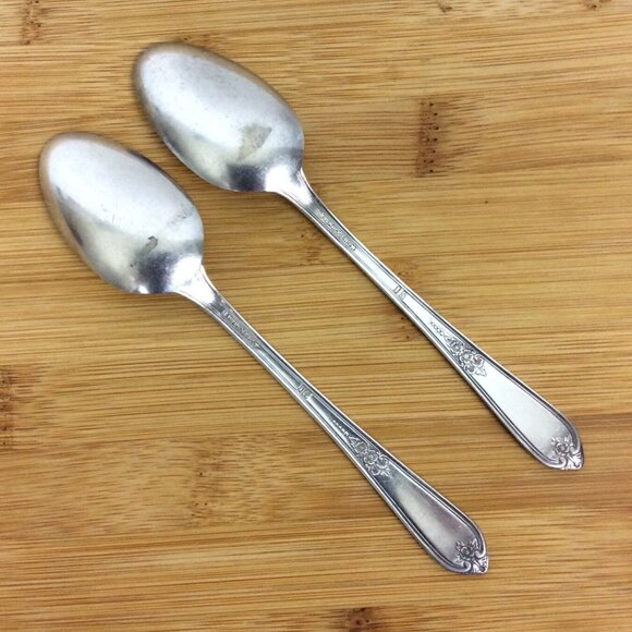Vintage International Silver IS Rogers Cotillion 1937 Silverplate Two Teaspoons - Picture 2 of 4
